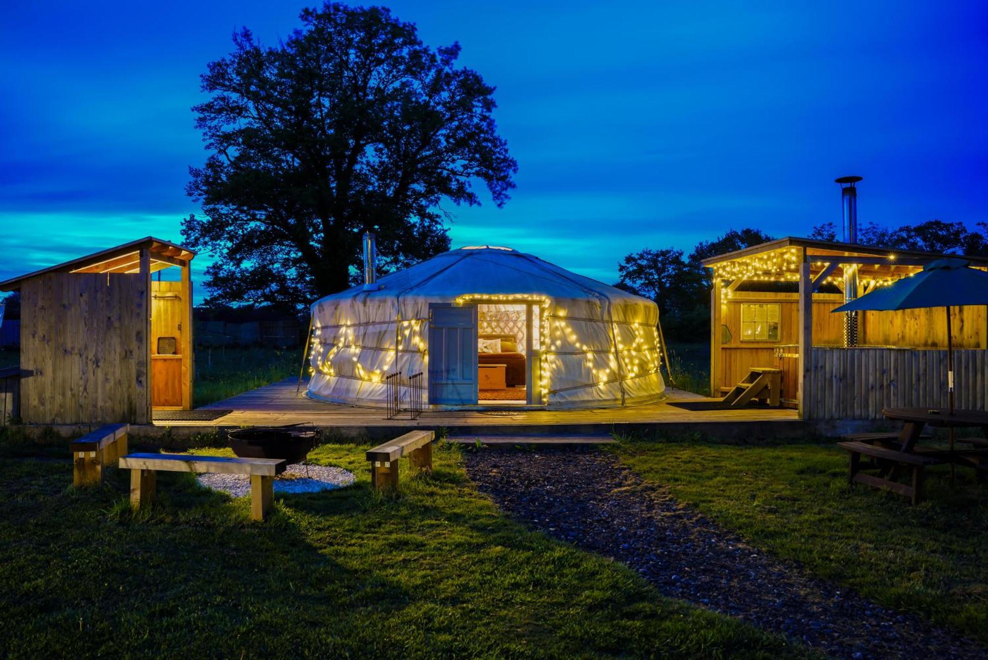מלון Great Ellingham Glamp And Tipple Ltd מראה חיצוני תמונה
