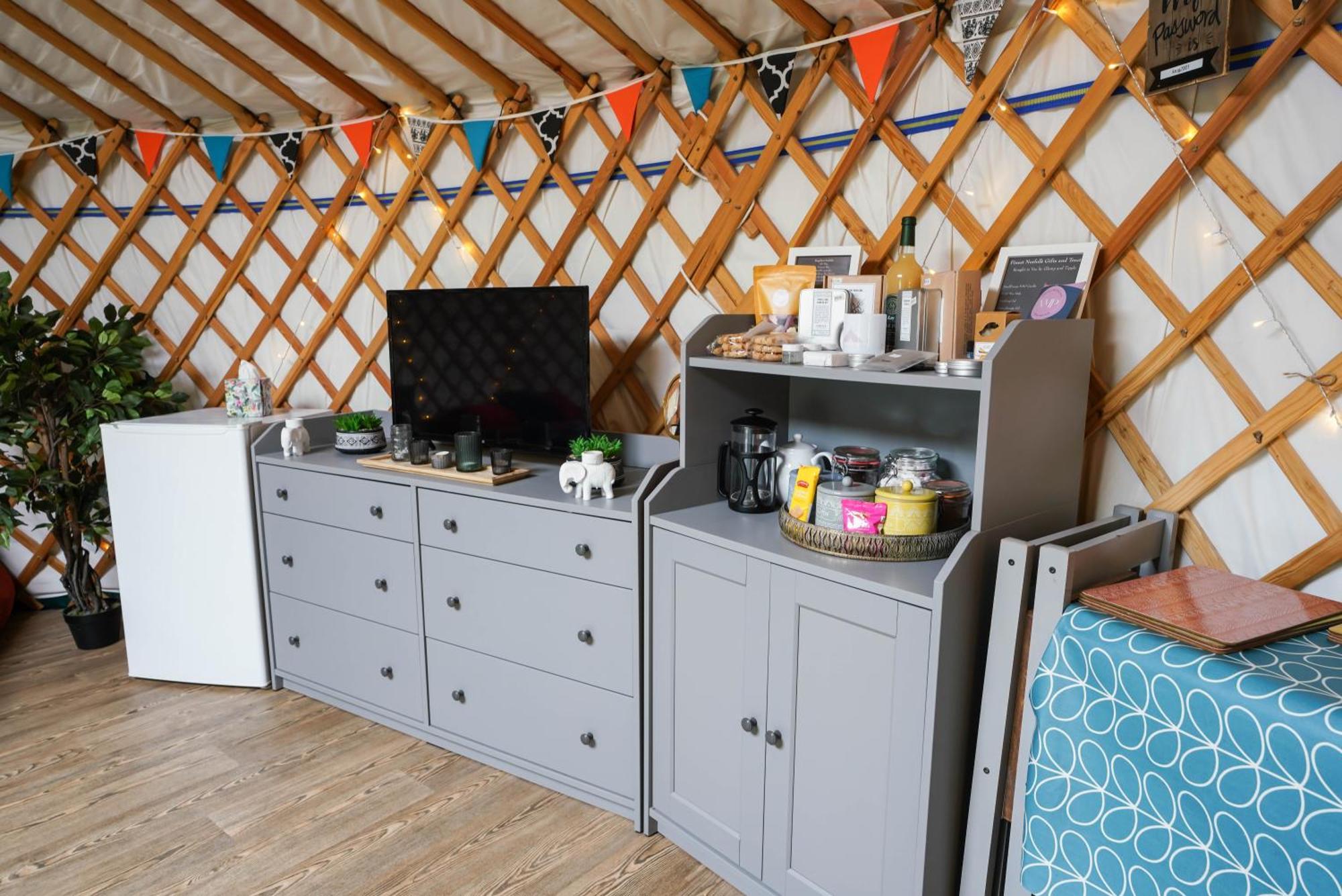 מלון Great Ellingham Glamp And Tipple Ltd מראה חיצוני תמונה