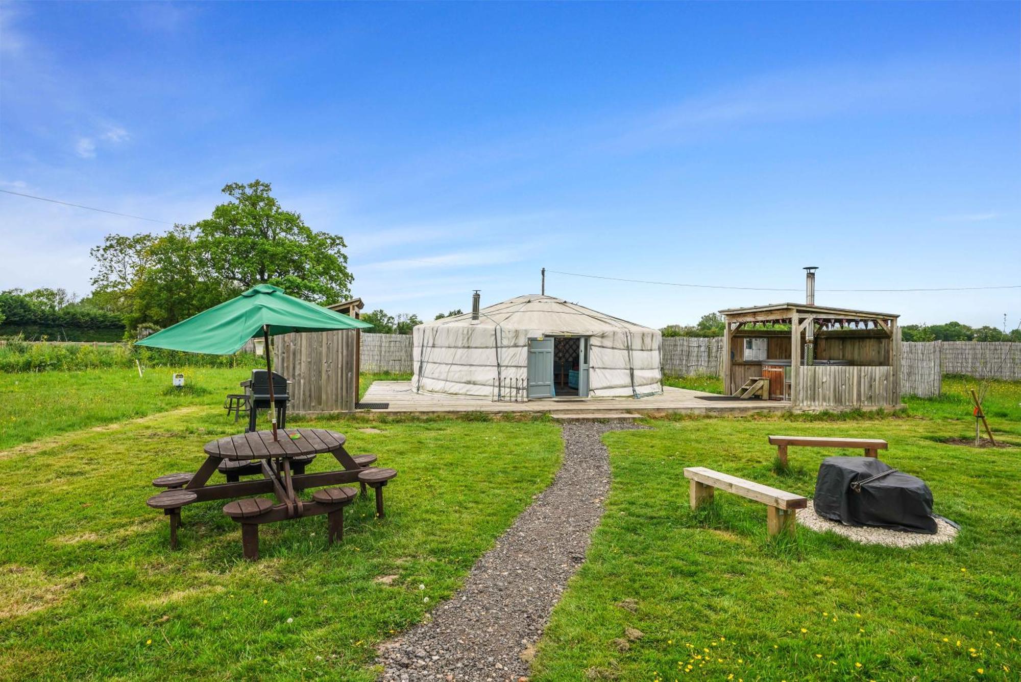 מלון Great Ellingham Glamp And Tipple Ltd מראה חיצוני תמונה