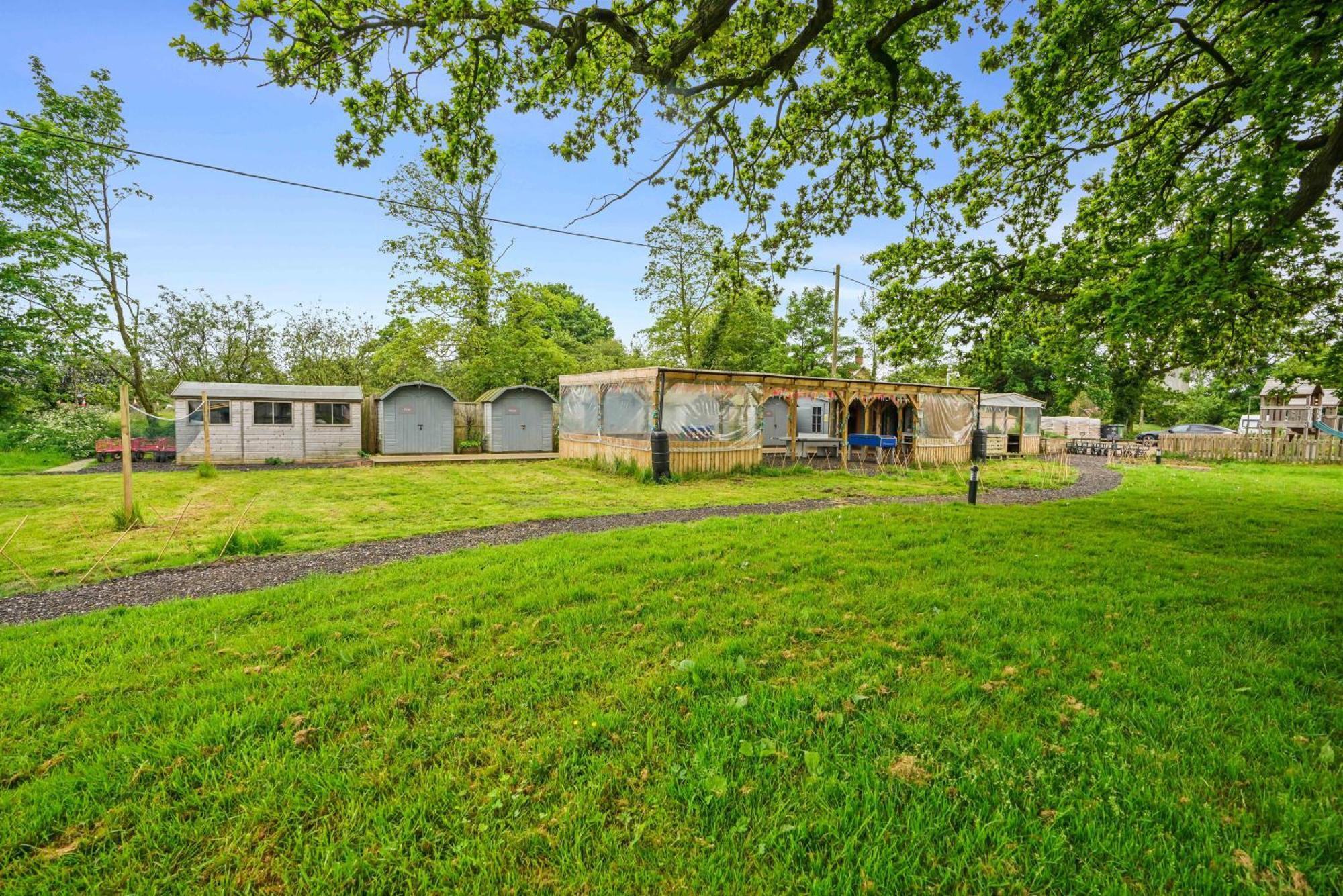 מלון Great Ellingham Glamp And Tipple Ltd מראה חיצוני תמונה